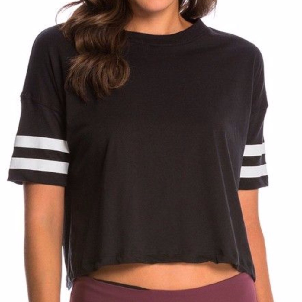 Onzie Varsity T Short Sleeve Crop Top - Black